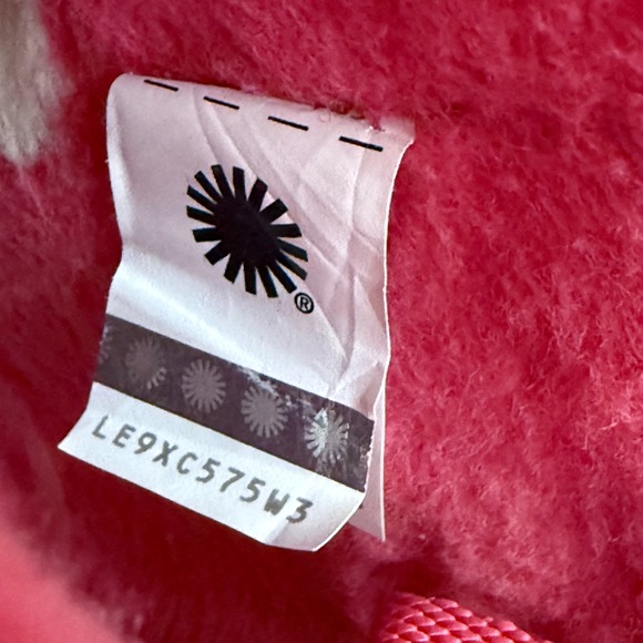 Kids UGG Clear Pink Short Boots Water Resistant Size 5 - Picture 11 of 11